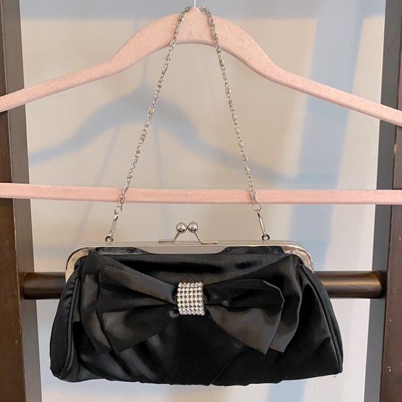 LADIES HANDBAG BLACK WITH FRONT DETAILED BOW - Picture 1 of 6